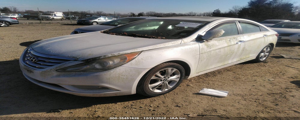 5NPEC4AB0BH303984 2011 HYUNDAI SONATA photo no. 2