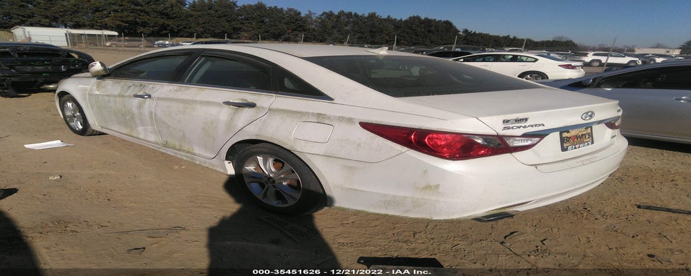 5NPEC4AB0BH303984 2011 HYUNDAI SONATA photo no. 3