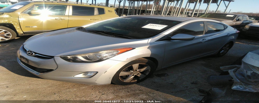 5NPDH4AE8DH304584 2013 HYUNDAI ELANTRA photo no. 2