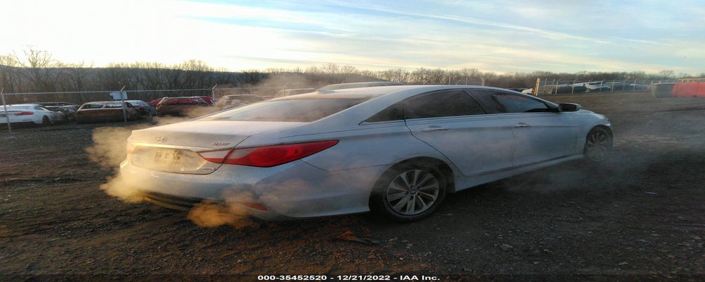 5NPEC4AB1EH933002 2014 HYUNDAI SONATA photo no. 4
