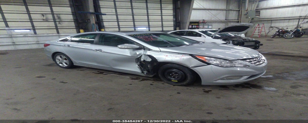 5NPEC4AC2BH005431 2011 HYUNDAI SONATA photo no. 3