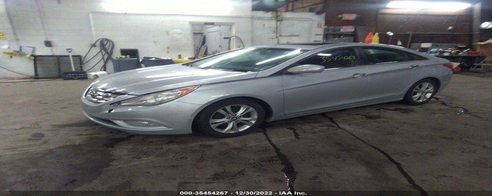 5NPEC4AC2BH005431 2011 HYUNDAI SONATA photo no. 2