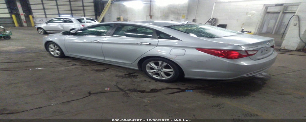 5NPEC4AC2BH005431 2011 HYUNDAI SONATA photo no. 3
