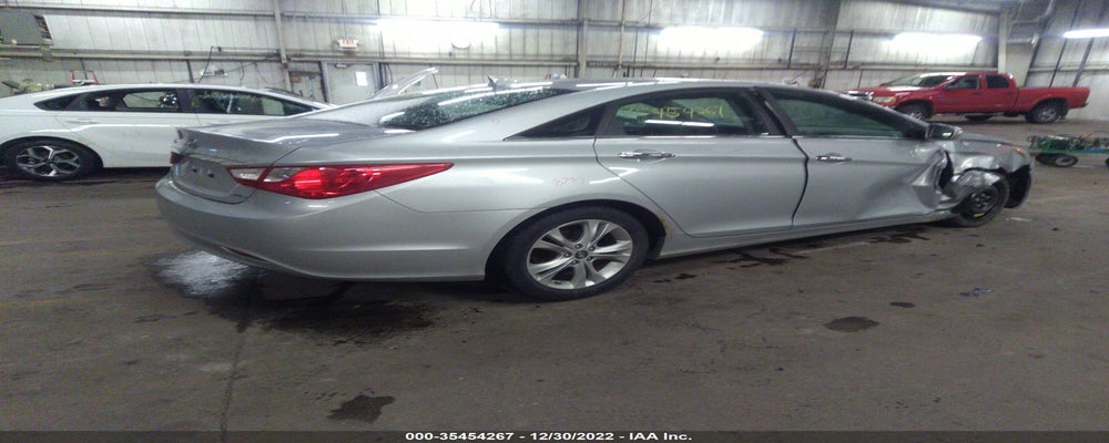 5NPEC4AC2BH005431 2011 HYUNDAI SONATA photo no. 4