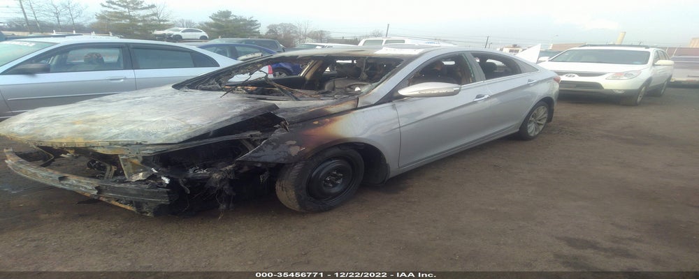 5NPEC4AB3BH214779 2011 HYUNDAI SONATA photo no. 2