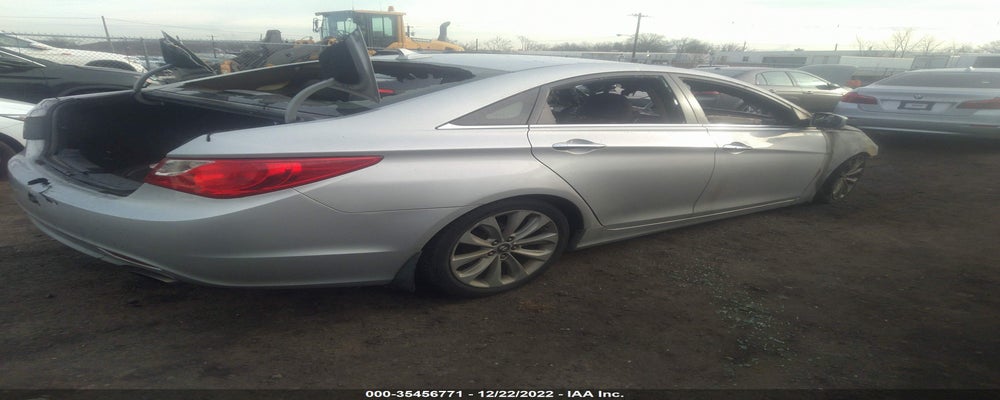 5NPEC4AB3BH214779 2011 HYUNDAI SONATA photo no. 4
