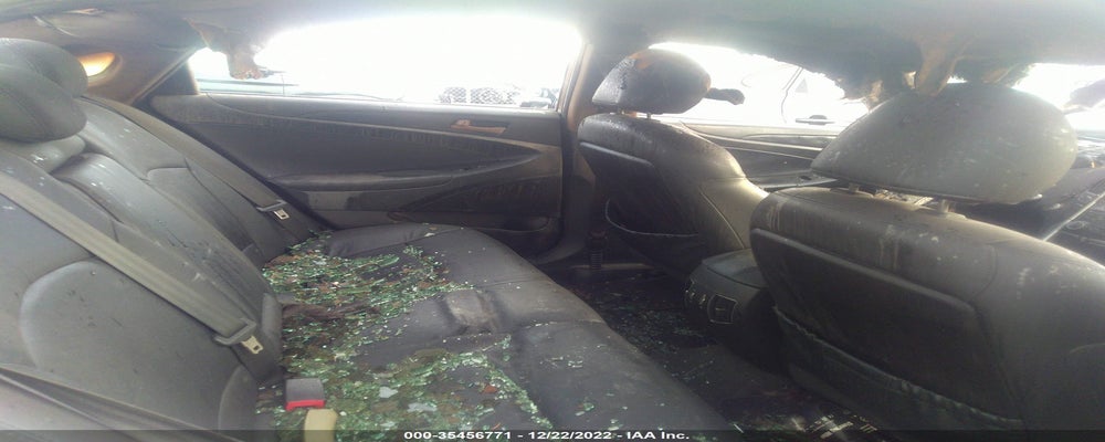 5NPEC4AB3BH214779 2011 HYUNDAI SONATA photo no. 8