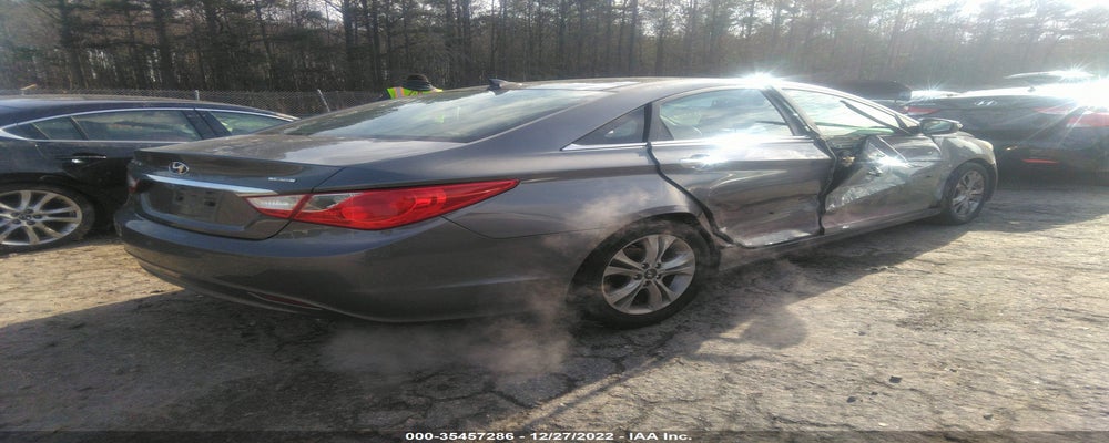 5NPEC4AC3DH659888 2013 HYUNDAI SONATA photo no. 4