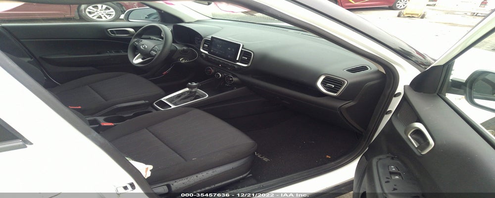 KMHRB8A35MU105331 2021 HYUNDAI VENUE photo no. 5
