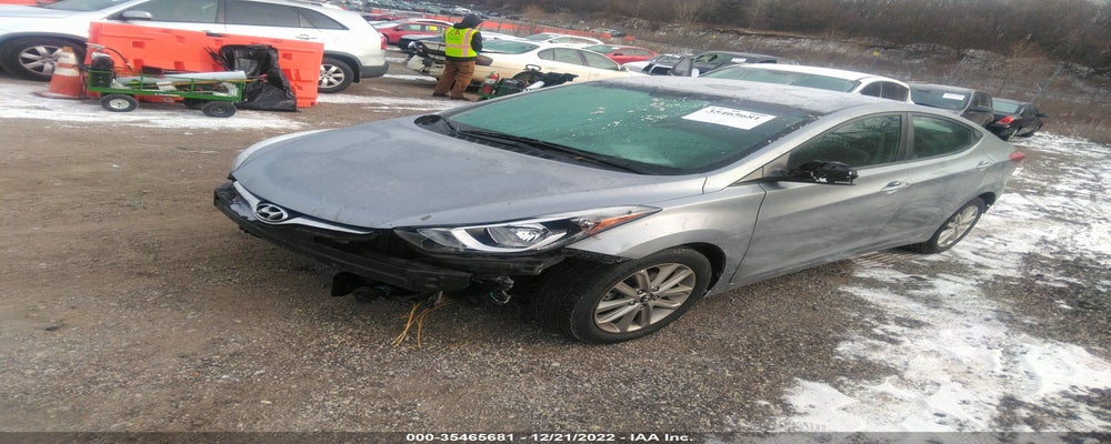 5NPDH4AE1FH629001 2015 HYUNDAI ELANTRA photo no. 2