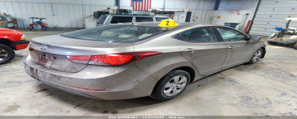 5NPDH4AE9GH701631 2016 HYUNDAI ELANTRA photo no. 4