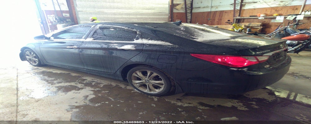 5NPEC4AC9BH127168 2011 HYUNDAI SONATA photo no. 3
