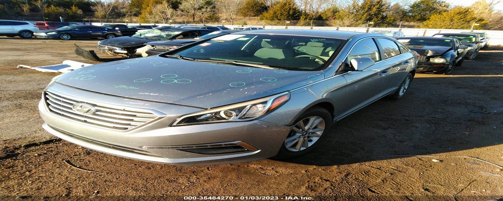 5NPE24AF1FH224092 2015 HYUNDAI SONATA photo no. 2