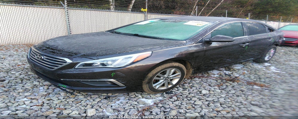 5NPE24AF0FH143293 2015 HYUNDAI SONATA photo no. 2