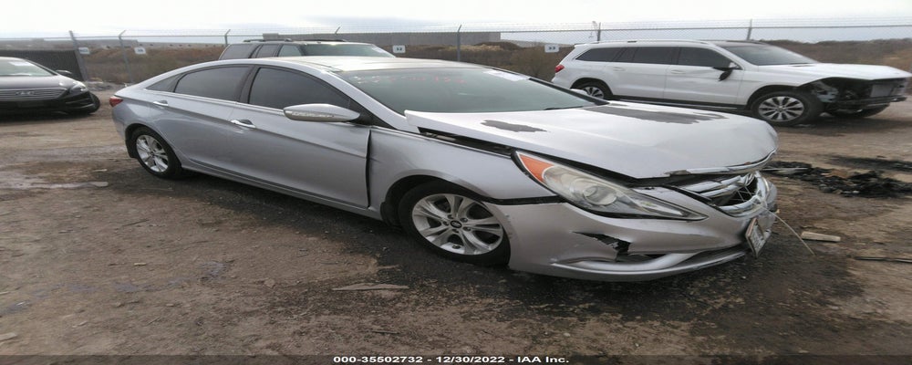 5NPEC4AC6DH588766 2013 HYUNDAI SONATA photo no. 4