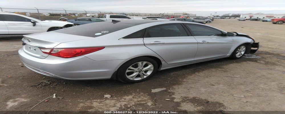 5NPEC4AC6DH588766 2013 HYUNDAI SONATA photo no. 4