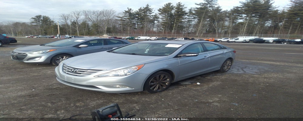 5NPEC4AB5BH216095 2011 HYUNDAI SONATA photo no. 2