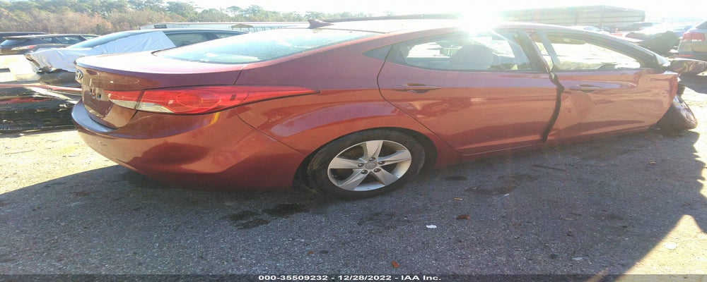 5NPDH4AE8DH264278 2013 HYUNDAI ELANTRA photo no. 4