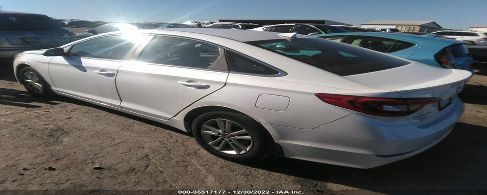 5NPE24AF3FH104634 2015 HYUNDAI SONATA photo no. 3