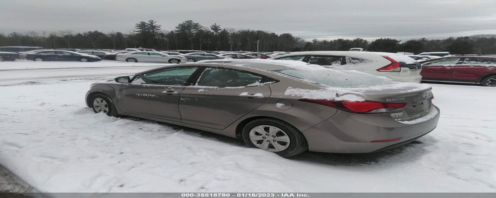 5NPDH4AE1GH779983 2016 HYUNDAI ELANTRA photo no. 3