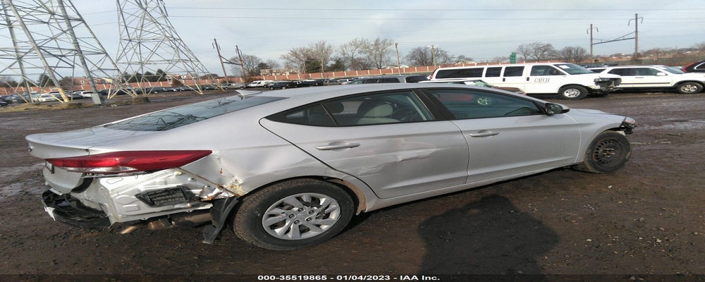 5NPD74LF4HH135548 2017 HYUNDAI ELANTRA photo no. 4