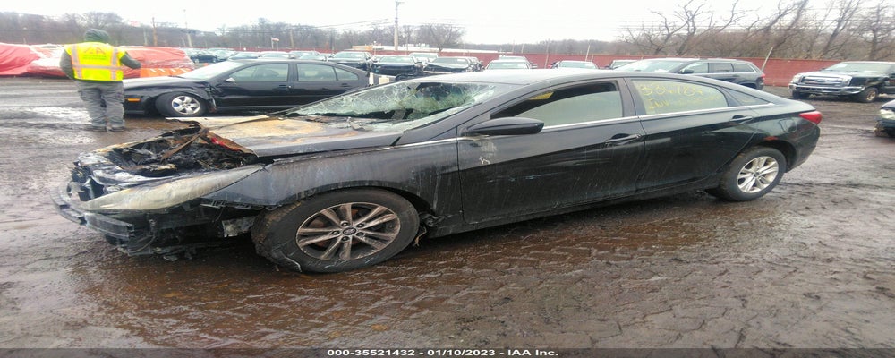 5NPEB4AC3BH160248 2011 HYUNDAI SONATA photo no. 2
