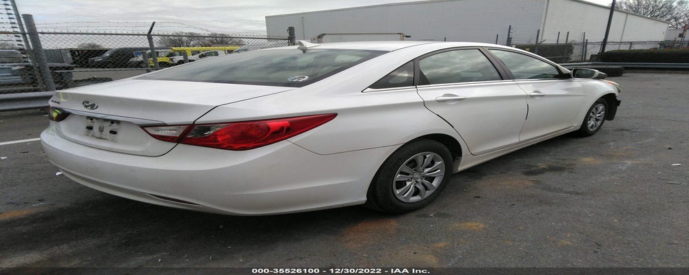 5NPEB4AC8BH295404 2011 HYUNDAI SONATA photo no. 4