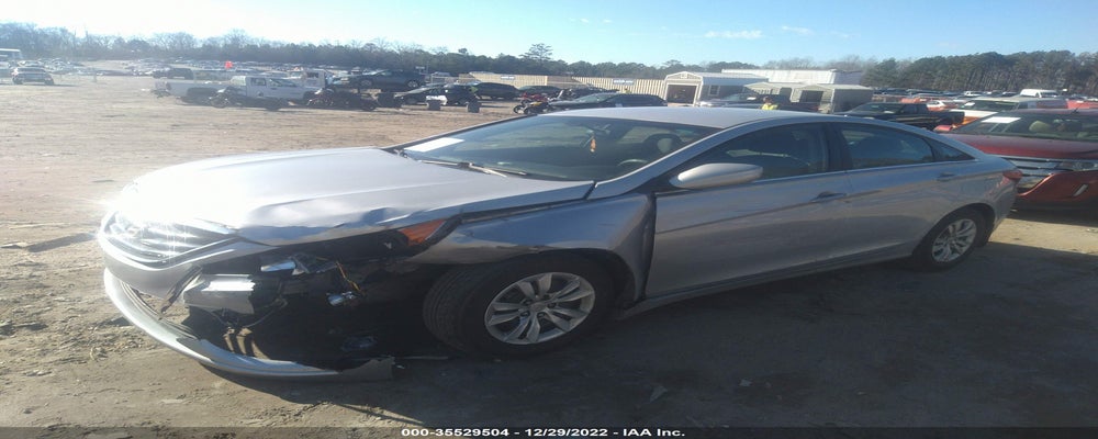 5NPEB4AC4BH294542 2011 HYUNDAI SONATA photo no. 2
