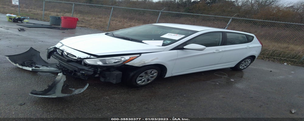 KMHCT5AE0HU335268 2017 HYUNDAI ACCENT photo no. 2