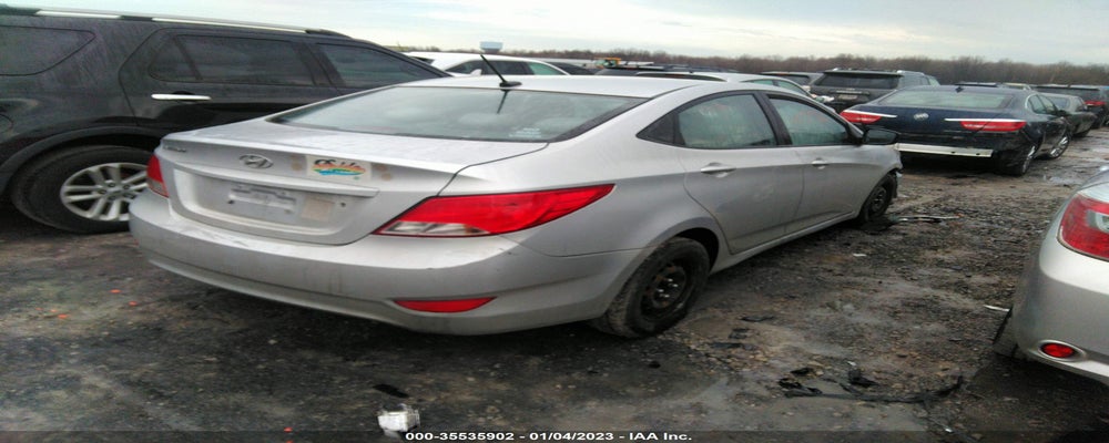 KMHCT4AE2FU824939 2015 HYUNDAI ACCENT photo no. 4