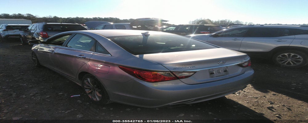 5NPEC4AB8BH316286 2011 HYUNDAI SONATA photo no. 3