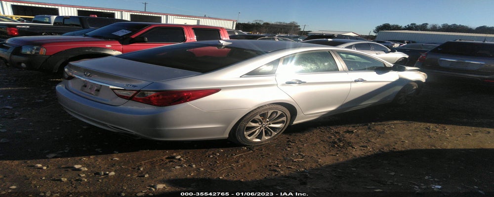 5NPEC4AB8BH316286 2011 HYUNDAI SONATA photo no. 4
