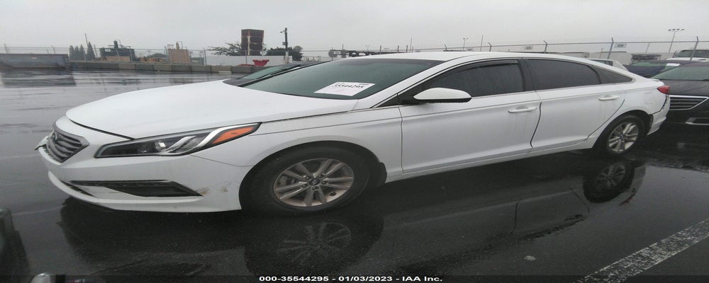5NPE24AF0FH004765 2015 HYUNDAI SONATA photo no. 2