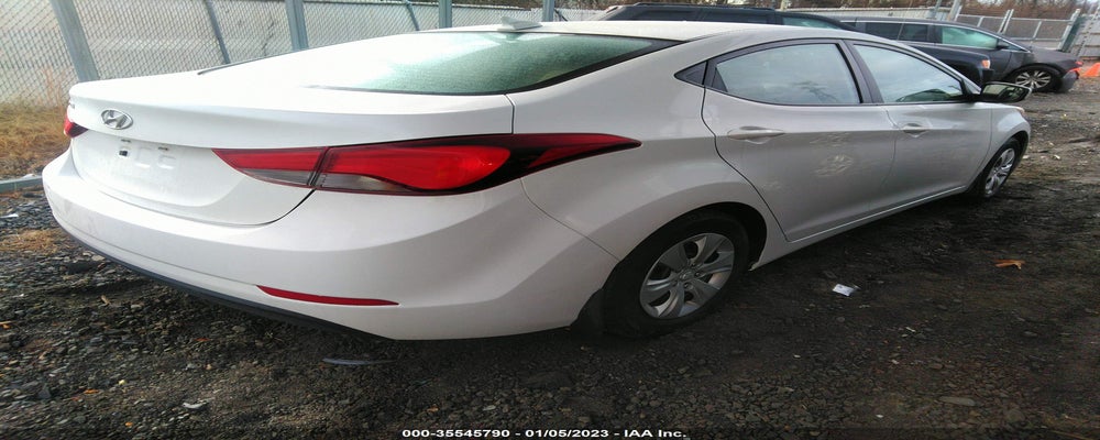 5NPDH4AE8GH713303 2016 HYUNDAI ELANTRA photo no. 4