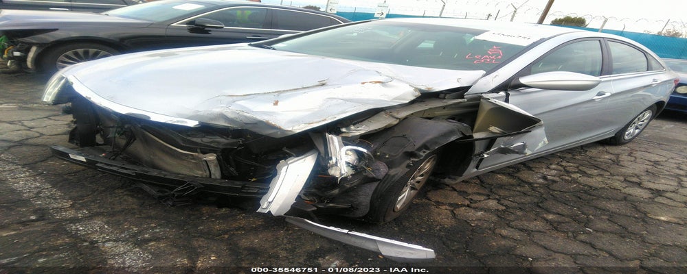 5NPEB4AC9BH276599 2011 HYUNDAI SONATA photo no. 2