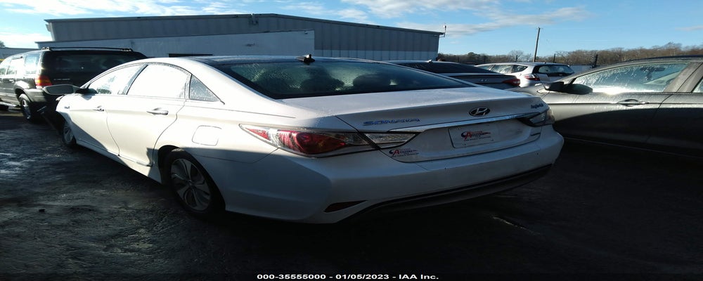 KMHEC4A45FA132840 2015 HYUNDAI SONATA HYBRID photo no. 3