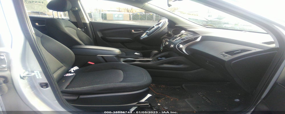 KM8JT3AB1BU121172 2011 HYUNDAI TUCSON photo no. 5