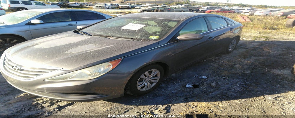 5NPEB4AC8BH261995 2011 HYUNDAI SONATA photo no. 2