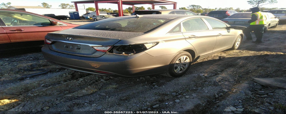 5NPEB4AC8BH261995 2011 HYUNDAI SONATA photo no. 4
