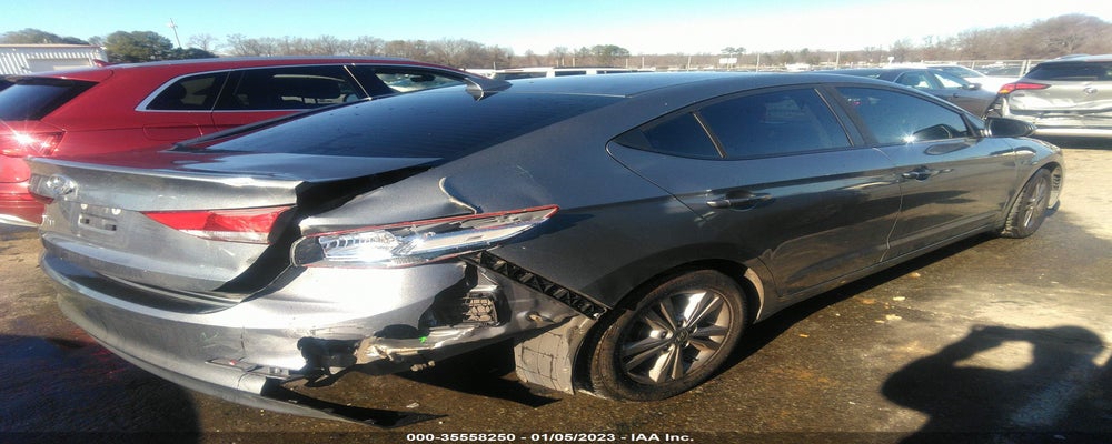 KMHD84LFXJU442856 2018 HYUNDAI ELANTRA photo no. 4