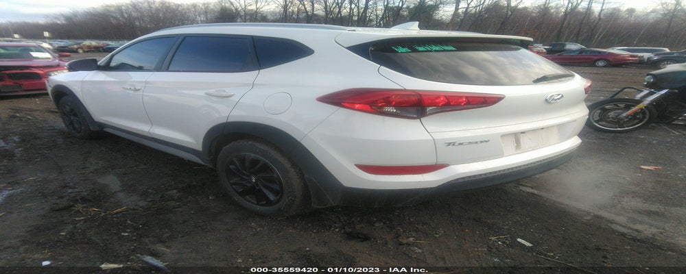 KM8J3CA42JU673781 2018 HYUNDAI TUCSON photo no. 3