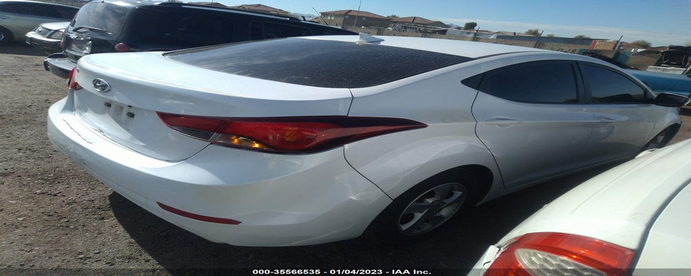 5NPDH4AE1FH561055 2015 HYUNDAI ELANTRA photo no. 4