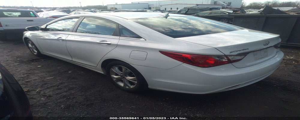 5NPEC4AC2BH233994 2011 HYUNDAI SONATA photo no. 3