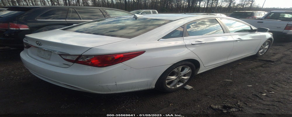5NPEC4AC2BH233994 2011 HYUNDAI SONATA photo no. 4