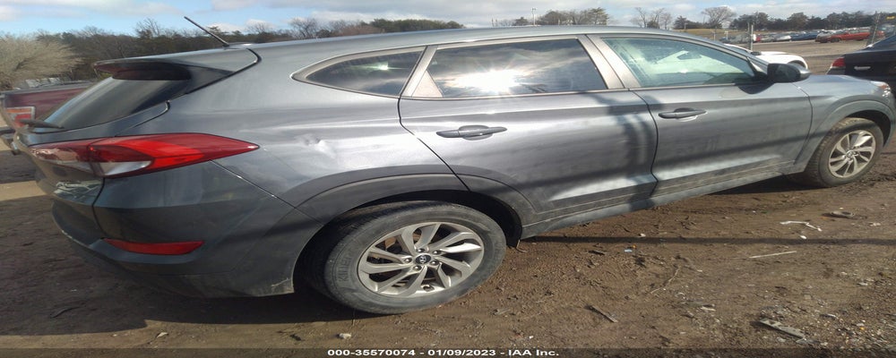 KM8J23A44HU504262 2017 HYUNDAI TUCSON photo no. 4