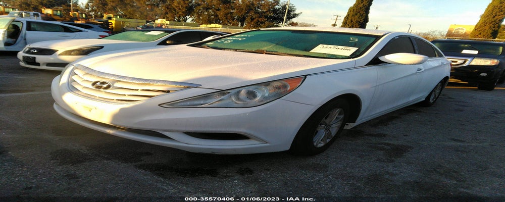 5NPEB4AC3BH216589 2011 HYUNDAI SONATA photo no. 2