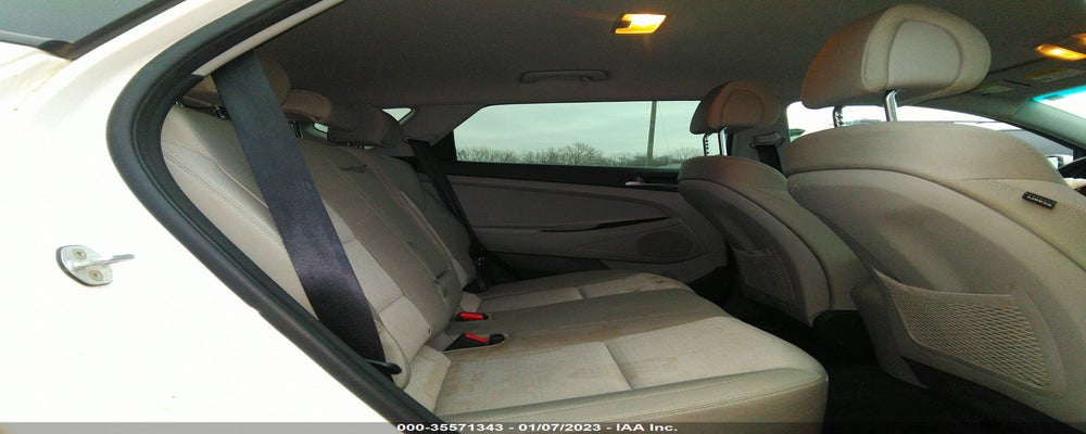 KM8J3CA4XGU250908 2016 HYUNDAI TUCSON photo no. 8