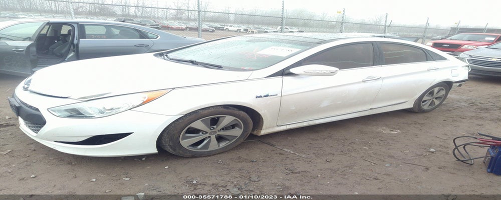 KMHEC4A49BA015692 2011 HYUNDAI SONATA photo no. 2