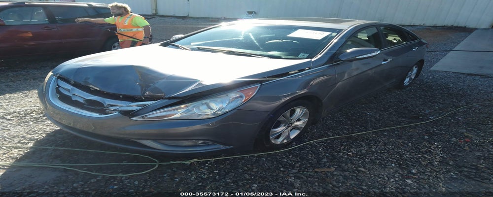 5NPEC4AC4BH108074 2011 HYUNDAI SONATA photo no. 2