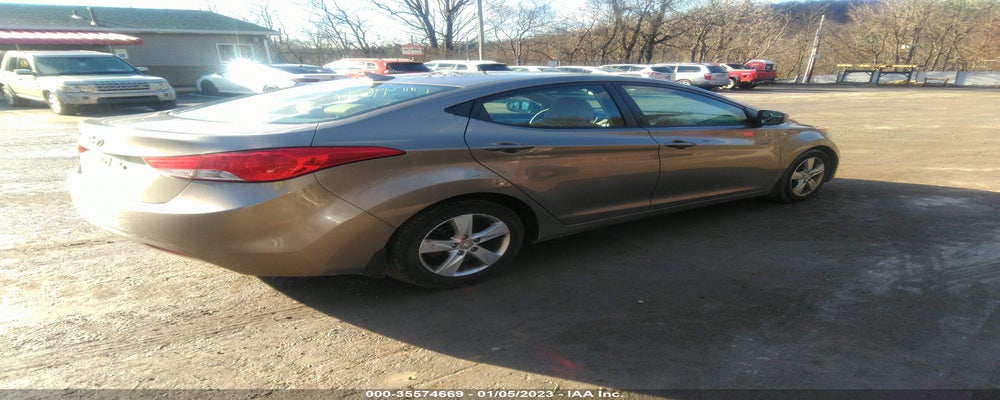 5NPDH4AE0DH318382 2013 HYUNDAI ELANTRA photo no. 4